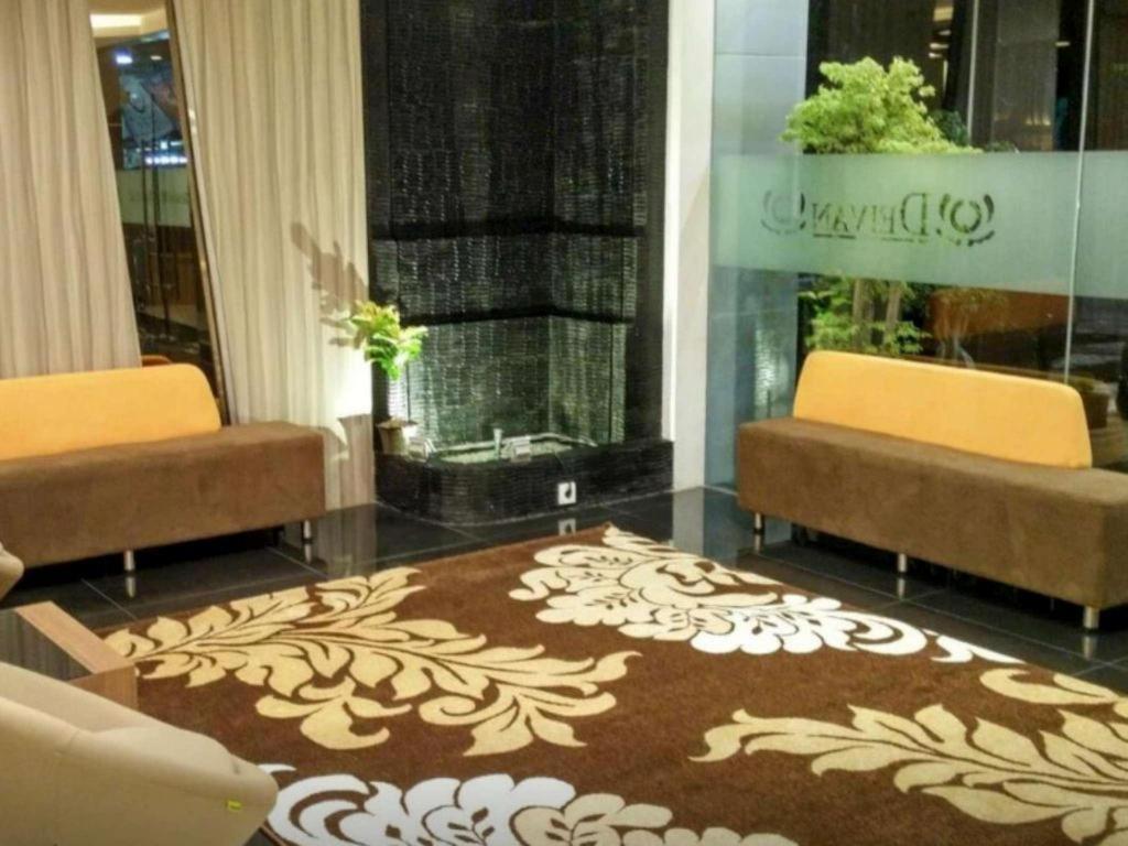 Deivan Hotel Padang  Exterior photo